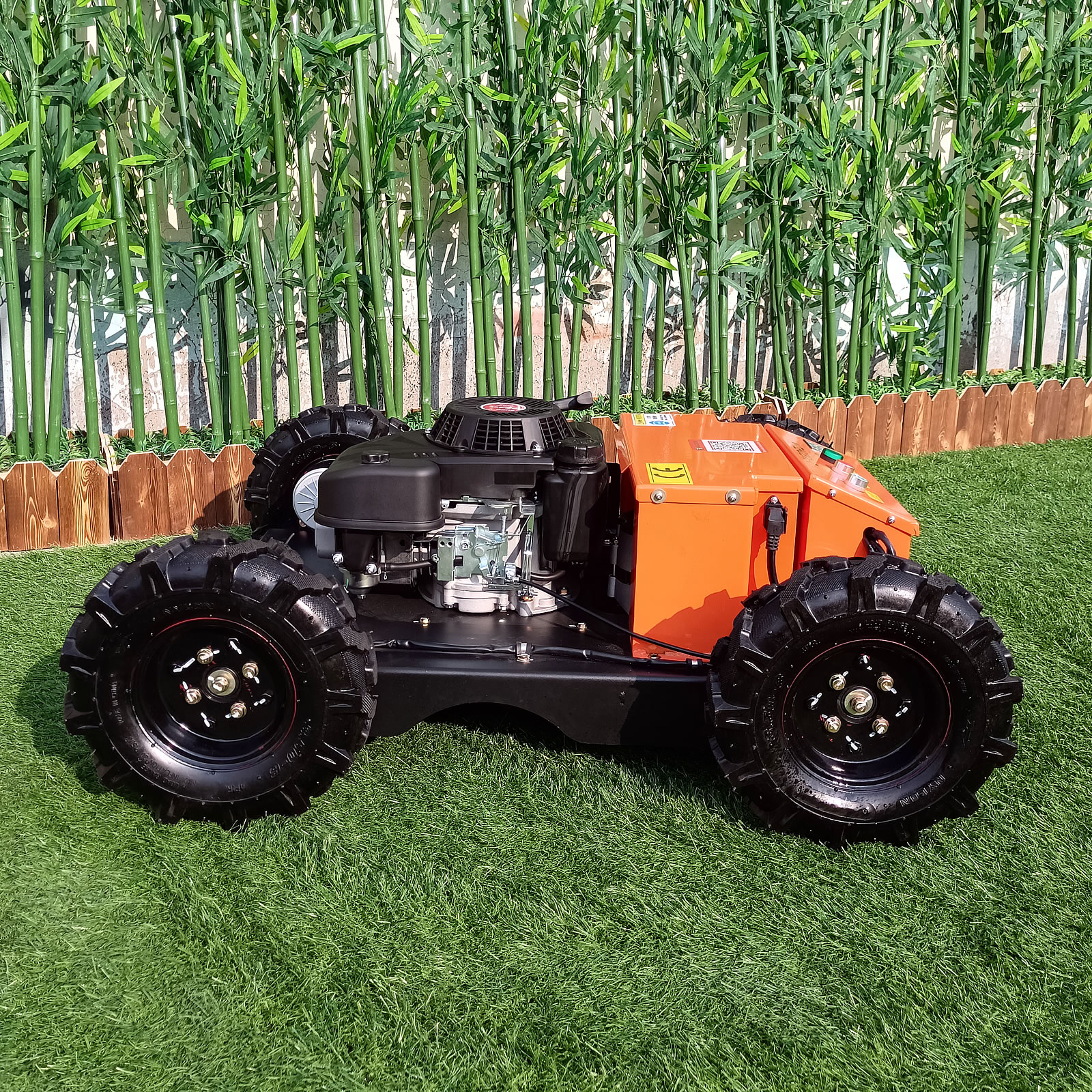 Wireless Radio Control Mowing Robot (VTW550-90 With Pull Start) - Image 4