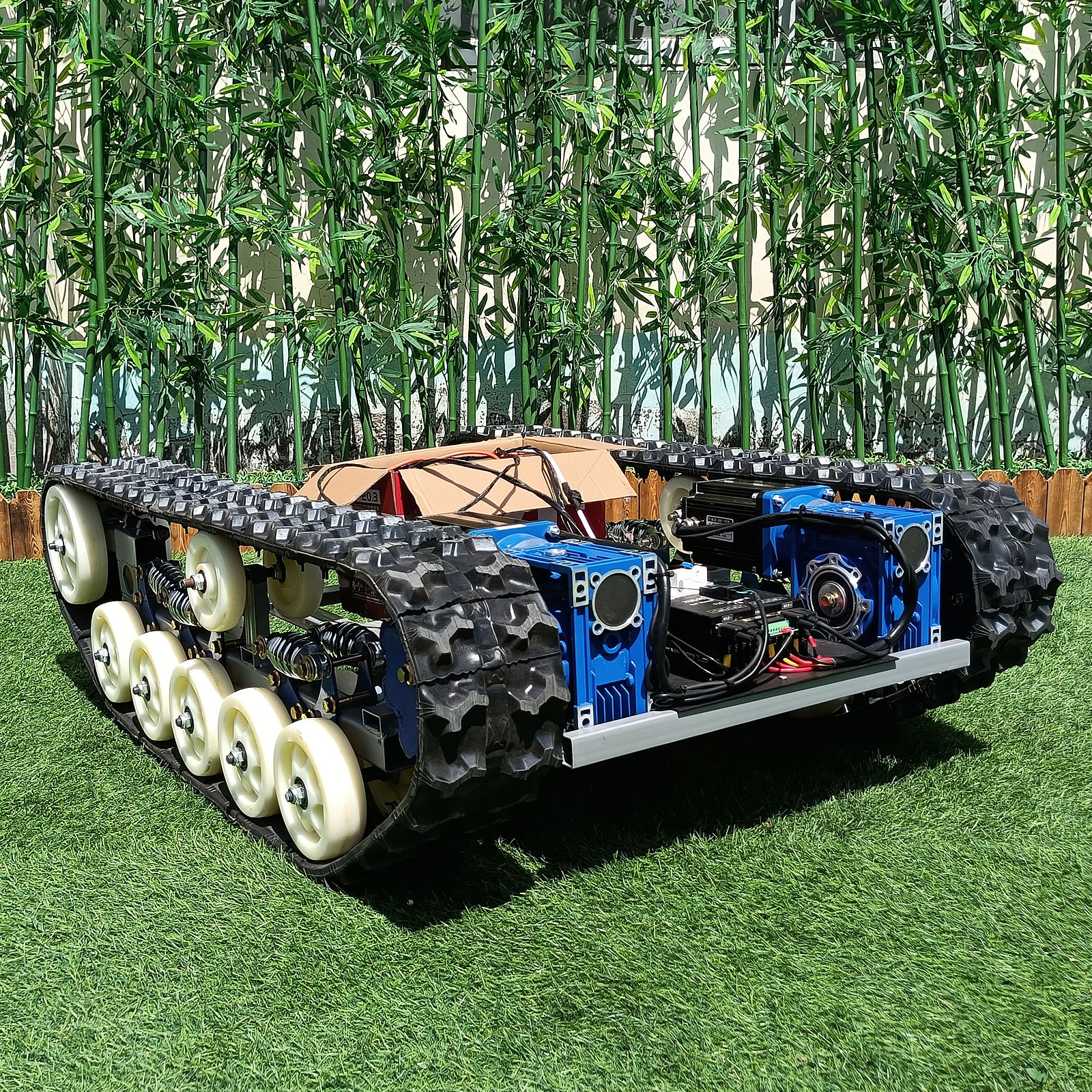 Shock-Absorbing High-Speed Remote Controlled Track Chassis With FPV Transmission (RTC300) - Image 2