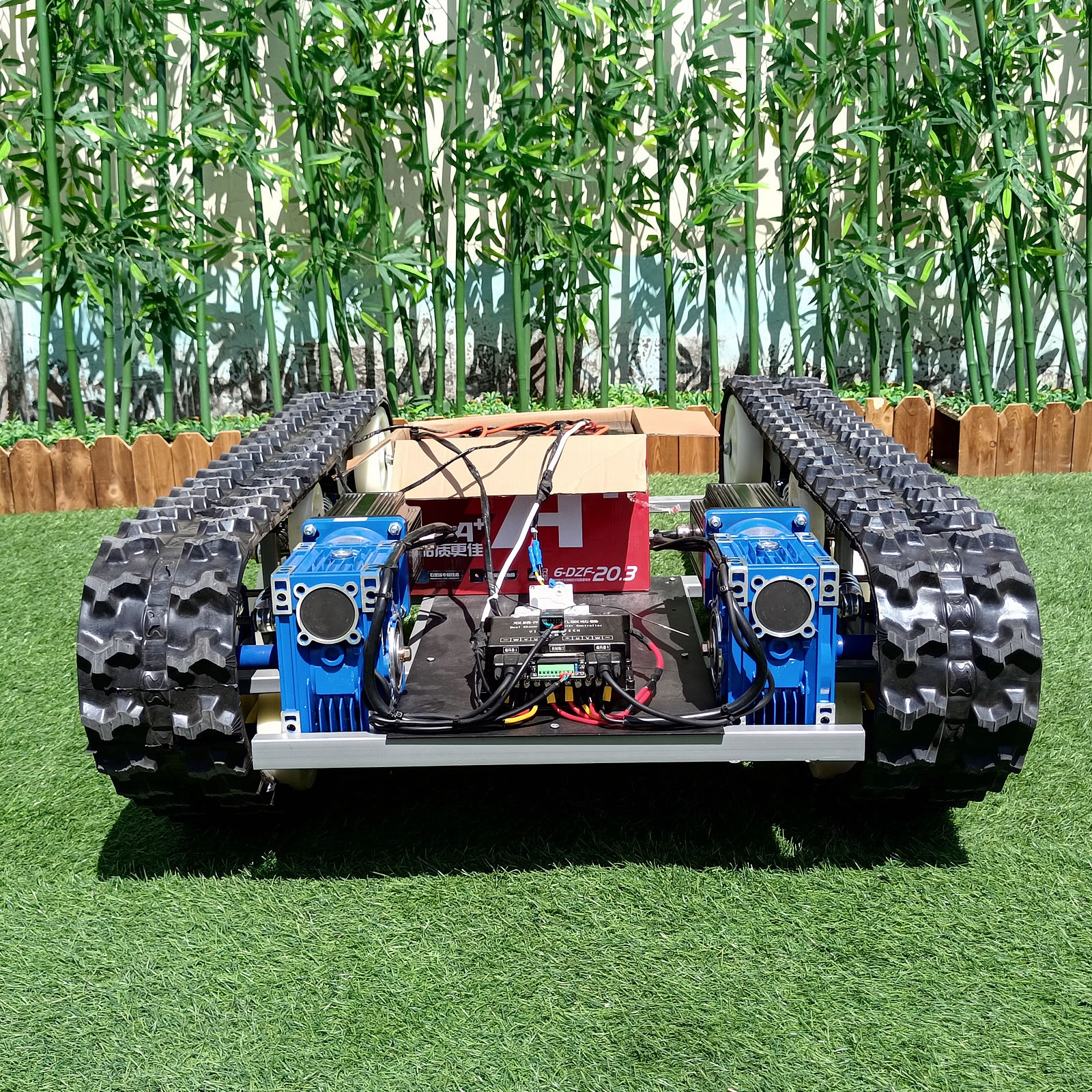 Shock-Absorbing High-Speed Remote Controlled Track Chassis With FPV Transmission (RTC300) - Image 3