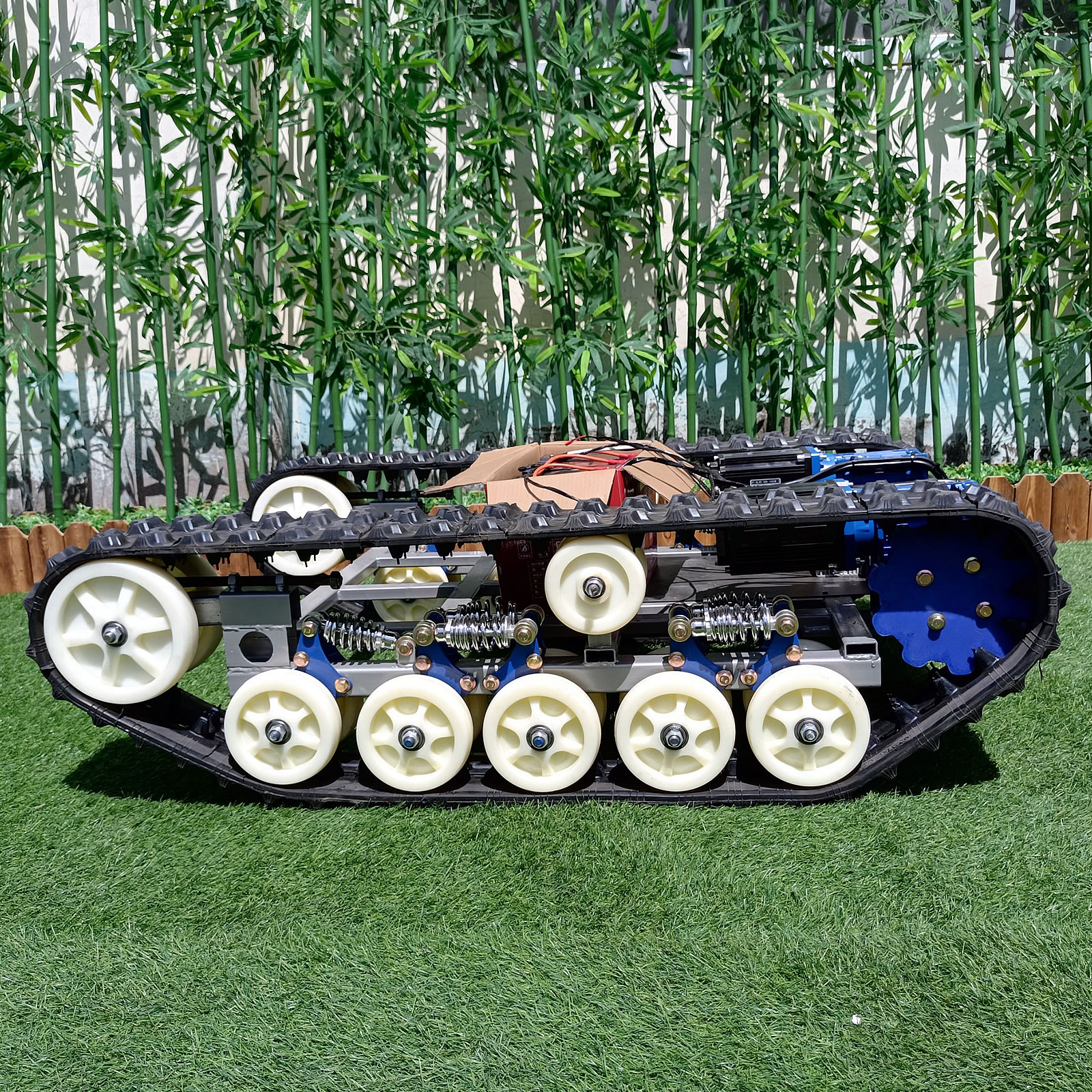 Shock-Absorbing High-Speed Remote Controlled Track Chassis With FPV Transmission (RTC300) - Image 4