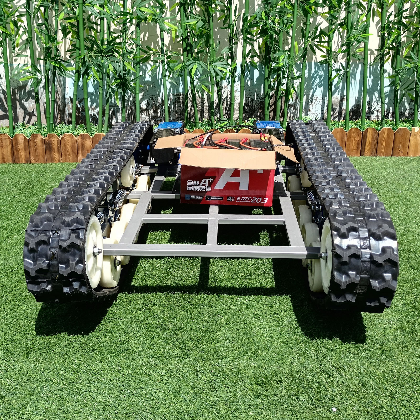 Shock-Absorbing High-Speed Remote Controlled Track Chassis With FPV Transmission (RTC300) - Image 5