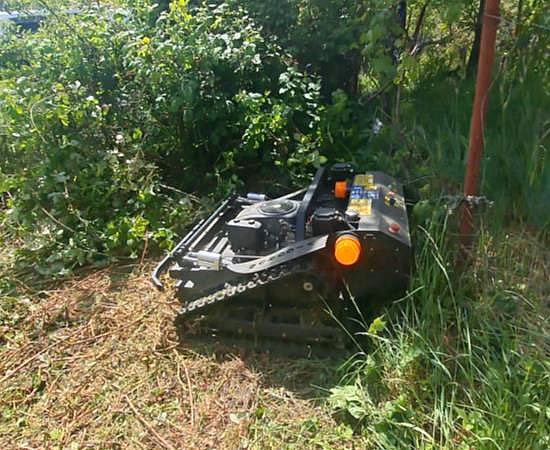 One Year and Still Going Strong: Czech Customer Praises VTLM800 remote mower for Outstanding Performance