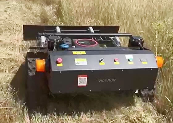 Italian Customer Tests VTLM800 On Tall Overgrown Grass
