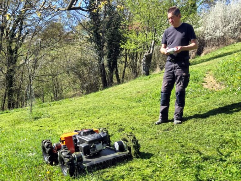 Slovenian Customer Feedback | Wheeled Remote Control Mower VTW550-90